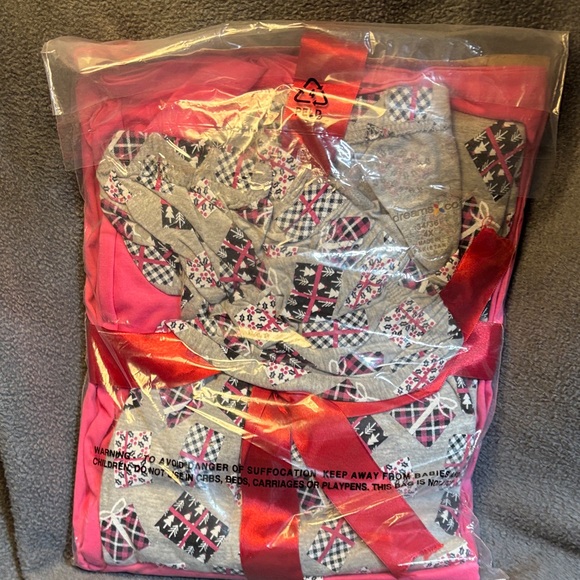 Cozy Pink Valentines 2-piece Pajama Set - Picture 2 of 2